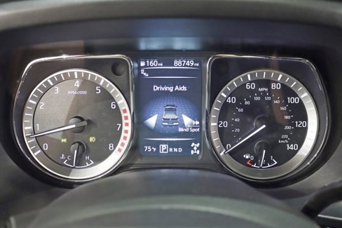 Used 2018 Nissan Titan SV w/ SV Convenience Package image 17