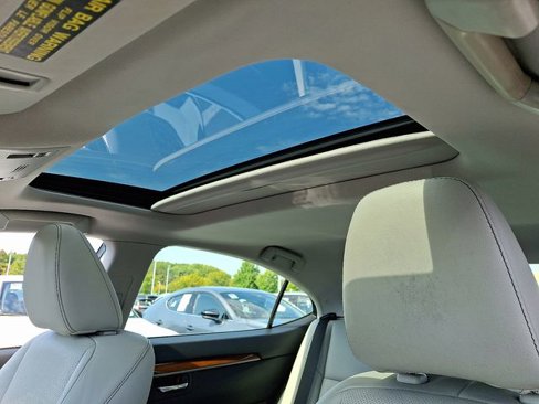Used 2015 Lexus ES 300h image 16