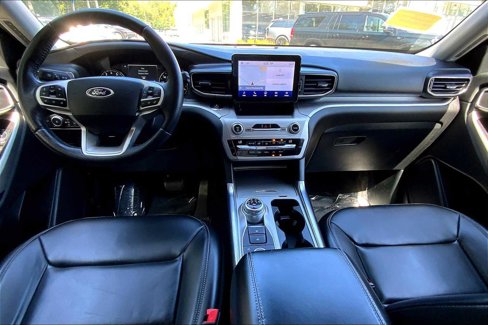 Used 2021 Ford Explorer XLT w/ Equipment Group 202A image 14