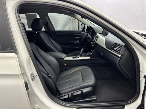 Used 2015 BMW 320i Sedan image 13