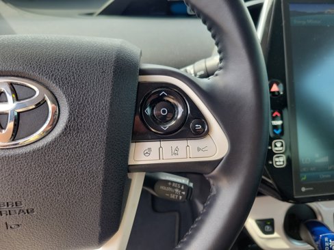 Used 2019 Toyota Prius Prime Advanced image 14