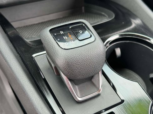 Used 2022 Nissan Rogue SV w/ SV Premium Package image 14