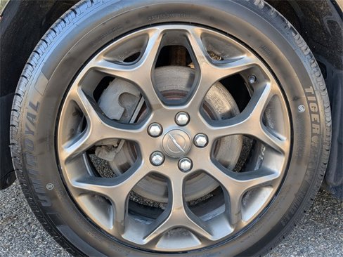 Used 2016 Chrysler 300 S image 33