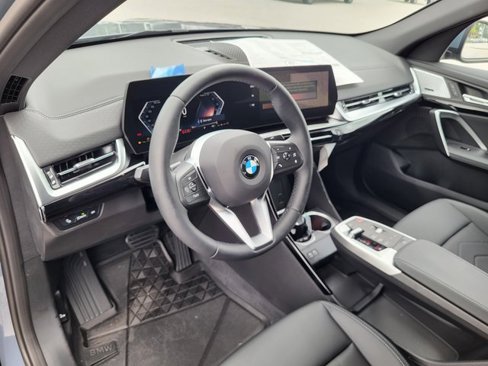 New 2025 BMW X2 xDrive28i w/ Convenience Package image 9
