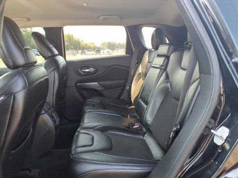 Used 2019 Jeep Cherokee Latitude Plus image 21