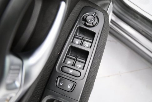 Used 2018 Jeep Renegade Sport w/ Power & Air Group image 14
