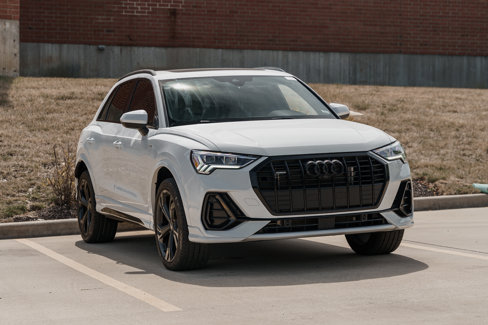 Used 2023 Audi Q3 2.0T Premium Plus w/ Premium Plus Package image 2