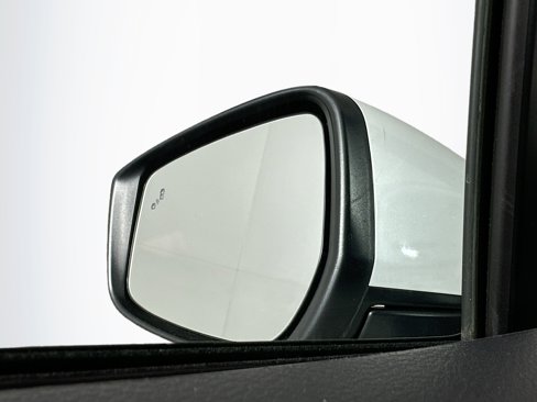 Used 2024 Nissan Versa SV image 16