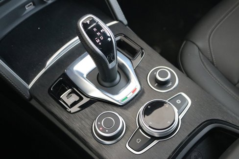 Used 2024 Alfa Romeo Stelvio Sprint image 32