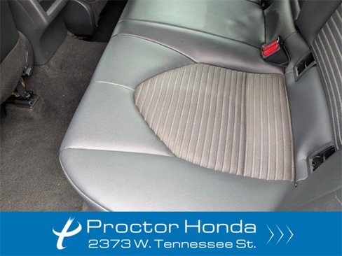 Used 2023 Toyota Camry SE image 29