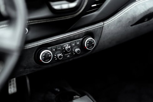 Used 2018 Ferrari 488 Spider image 35