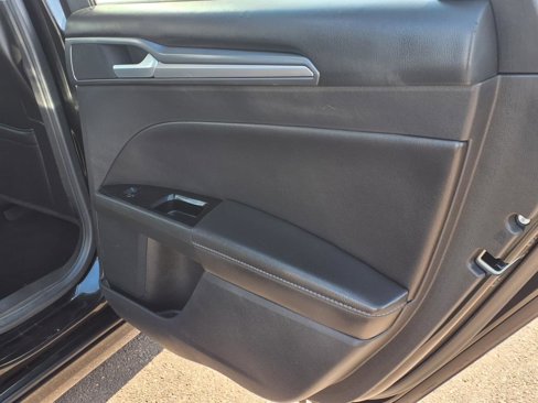 Used 2013 Ford Fusion Titanium image 16