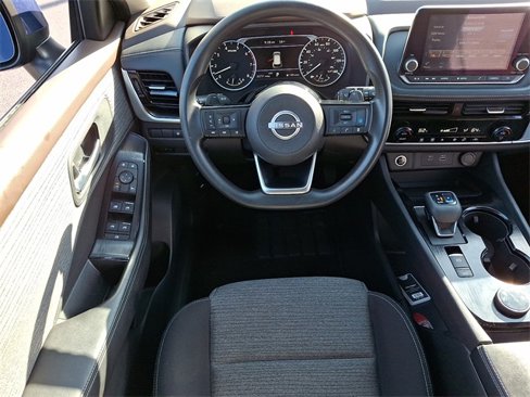 Used 2022 Nissan Rogue SV image 12