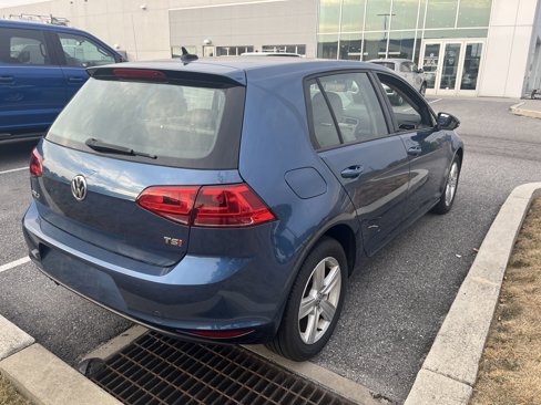 Used 2017 Volkswagen Golf Wolfsburg Edition image 9