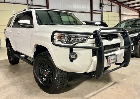 Used 2021 Toyota 4Runner SR5 image 1