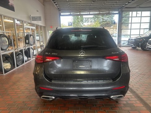 Used 2024 Mercedes-Benz GLC 300 4MATIC image 5