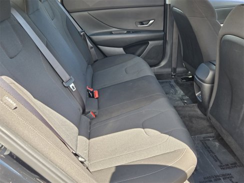 Certified 2024 Hyundai Elantra SE image 14