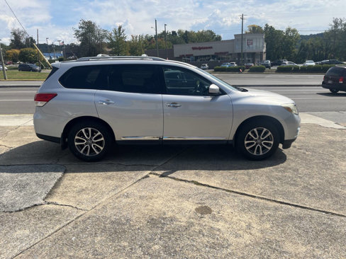 Used 2014 Nissan Pathfinder SL w/ SL Tech Package image 4