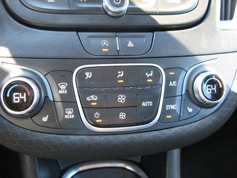 Used 2024 Chevrolet Malibu LT image 19