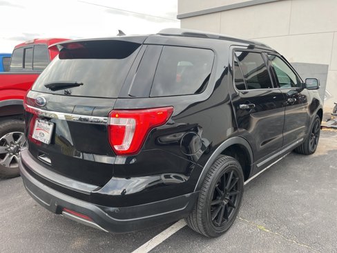 Used 2019 Ford Explorer XLT w/ Equipment Group 201A image 4