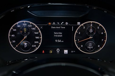Used 2021 Bentley Flying Spur V8 image 26