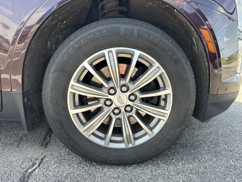 Used 2018 Cadillac XT5 Luxury w/ Driver Awareness Package image 6