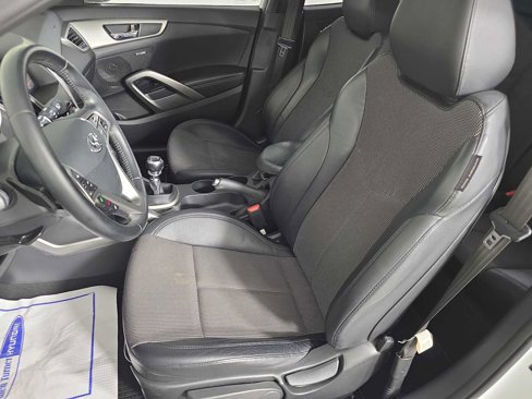 Used 2013 Hyundai Veloster w/ Style Pkg image 20