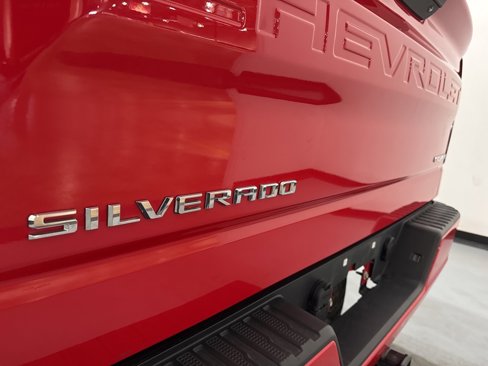 Used 2020 Chevrolet Silverado 1500 Custom w/ Custom Value Package image 14