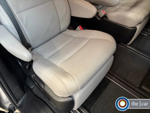 Used 2018 Toyota Sienna Limited Premium image 16