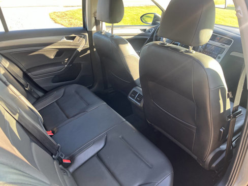Used 2016 Volkswagen Golf Limited Edition image 35