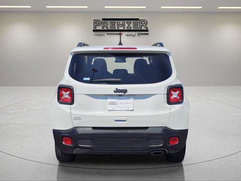 Used 2021 Jeep Renegade Latitude w/ Sun & Sound Group image 10