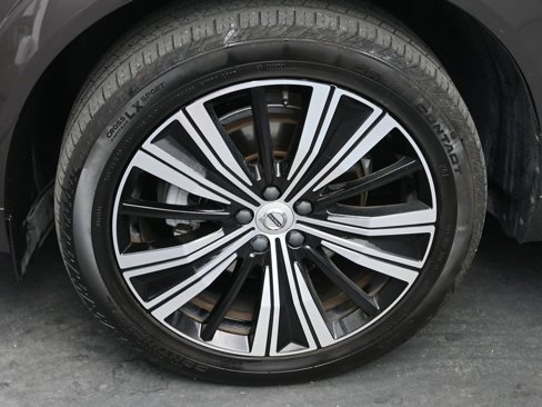 Certified 2023 Volvo XC60 B5 Ultimate w/ Protection Package Premier image 9
