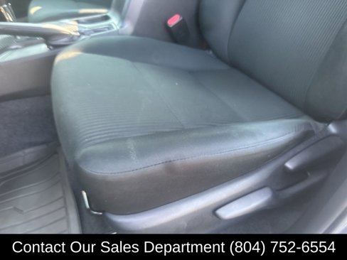 Used 2015 Toyota RAV4 LE image 12