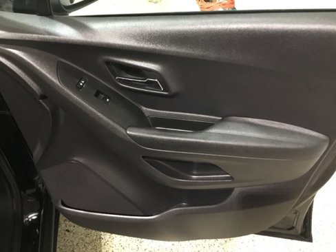 Used 2020 Chevrolet Trax LT image 47