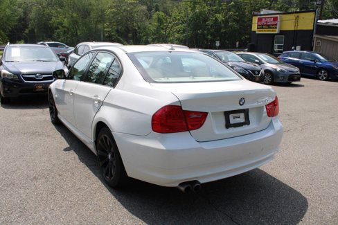Used 2011 BMW 328i xDrive Sedan image 10