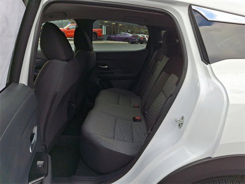 New 2025 Nissan Kicks SV w/ Illumination Package image 5