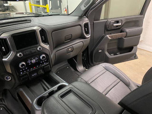 Used 2021 GMC Sierra 3500 Denali w/ Denali Ultimate Package image 19