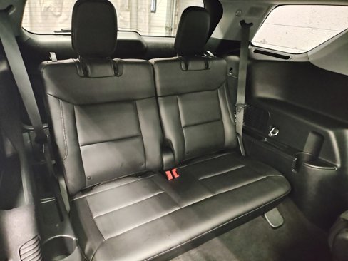 Used 2023 Ford Explorer XLT w/ Equipment Group 202A image 14