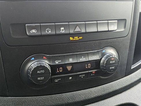 Used 2018 Mercedes-Benz Metris Passenger image 21