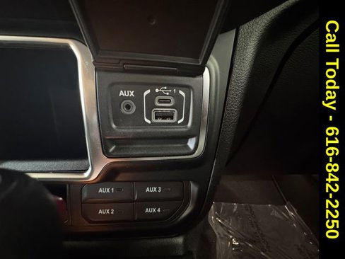 Used 2024 Jeep Wrangler Sport image 15