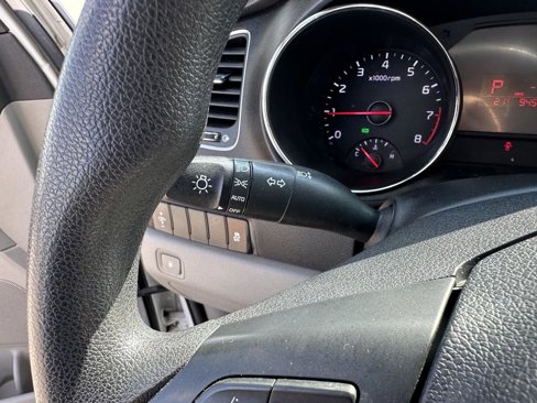 Used 2018 Kia Sedona L image 24