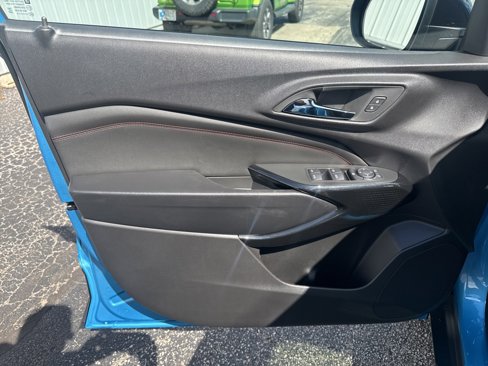 New 2025 Chevrolet Trax RS w/ Sunroof Package image 14