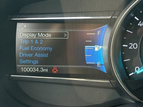 Used 2017 Ford Explorer Limited image 19