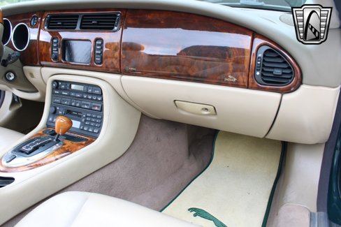 Used 2003 Jaguar XK8 Convertible image 13