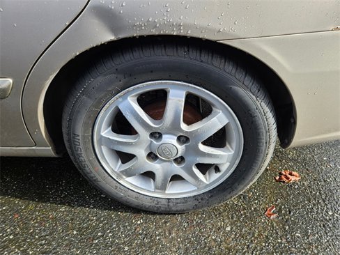 Used 2003 Hyundai Elantra GLS image 5