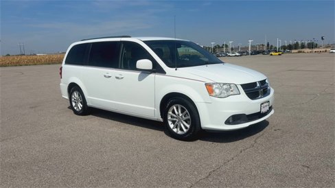 Used 2019 Dodge Grand Caravan SXT image 2