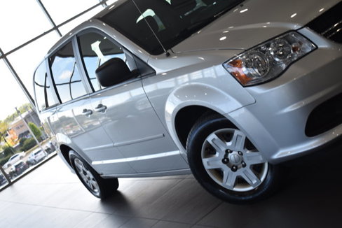 Used 2012 Dodge Grand Caravan SE image 4