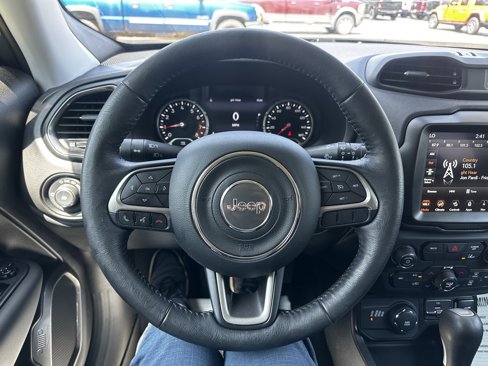 Used 2022 Jeep Renegade Latitude w/ Convenience Group image 13