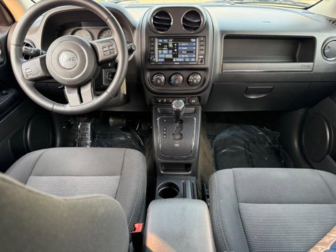 Used 2016 Jeep Patriot Latitude image 12