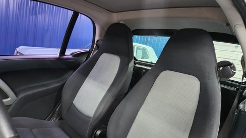 Used 2011 smart fortwo pure image 9